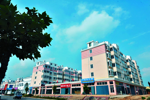 毕燕周         在市委宣传部的关心和鹤山区委,区政府的大力支持