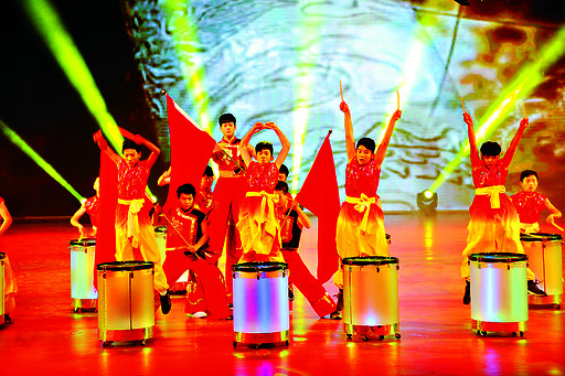 水鼓舞表演《荣耀盛世》