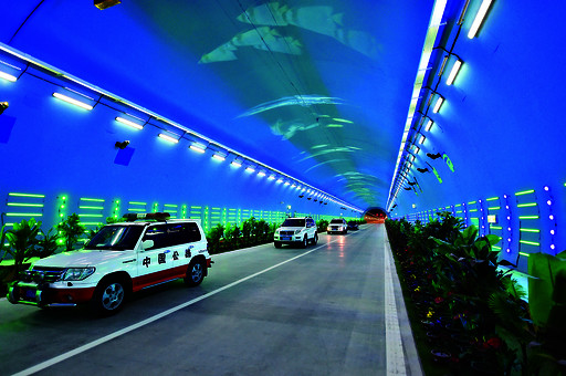 青兰高速六盘山隧道建设开始收尾