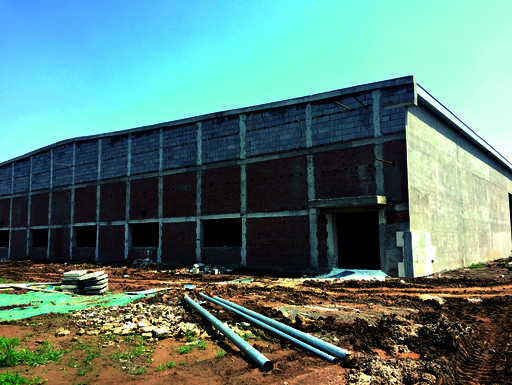 为提升产品档次,抢占高端市场,河南新亚服装公司投资5亿元建设3000万